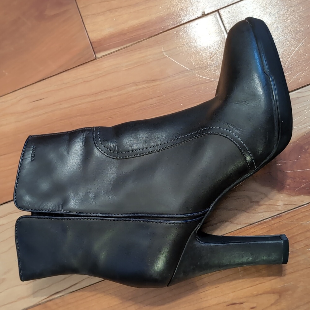 Ladies Geox Gray Leather Boots Size 38 - Picture 5 of 16